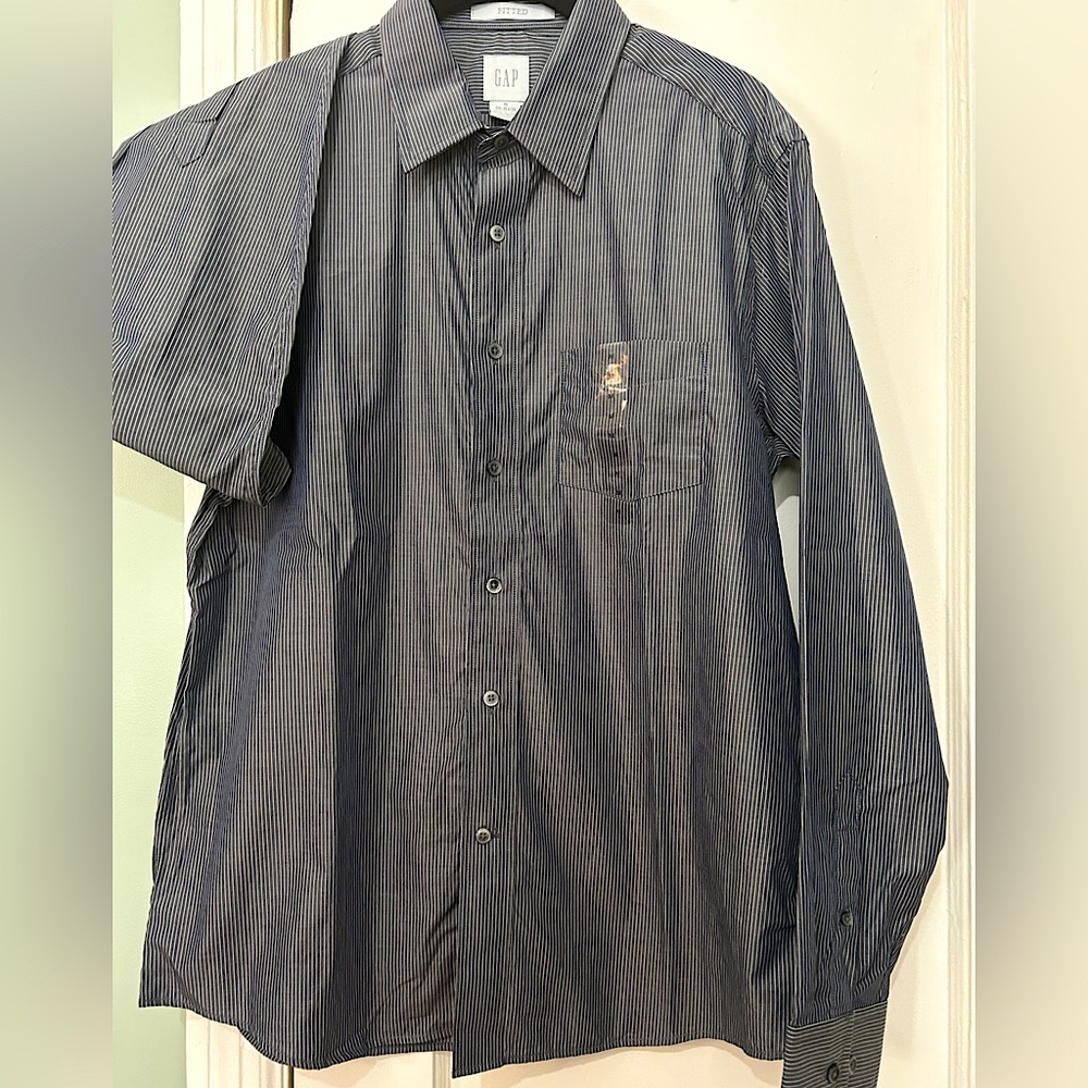NWT Gap men’s button down dark gray striped dress shirt fitted Sz 15 -15 1/2